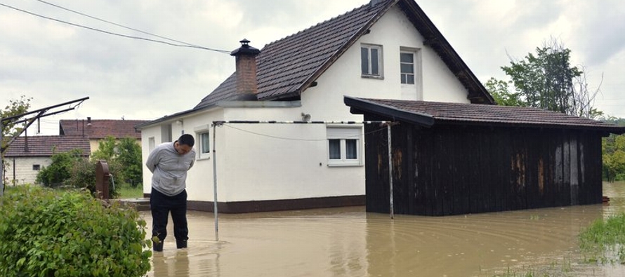 Las autoridades del centro y norte de Bosnia dictaron medidas de emergencia y pidieron a los...