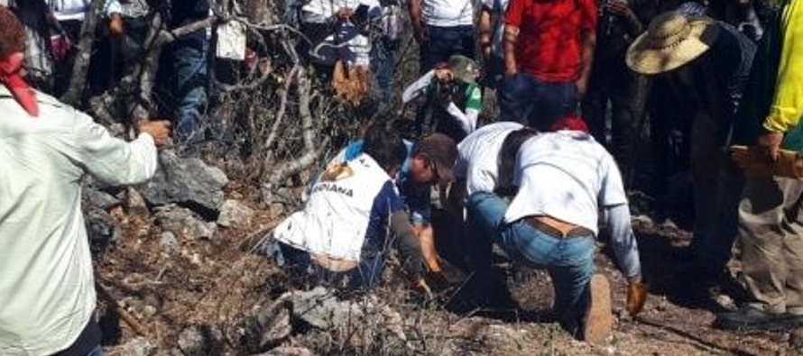 Los restos fueron hallados en 222 fosas, principalmente en los estados Veracruz, Sonora, Sinaloa y...