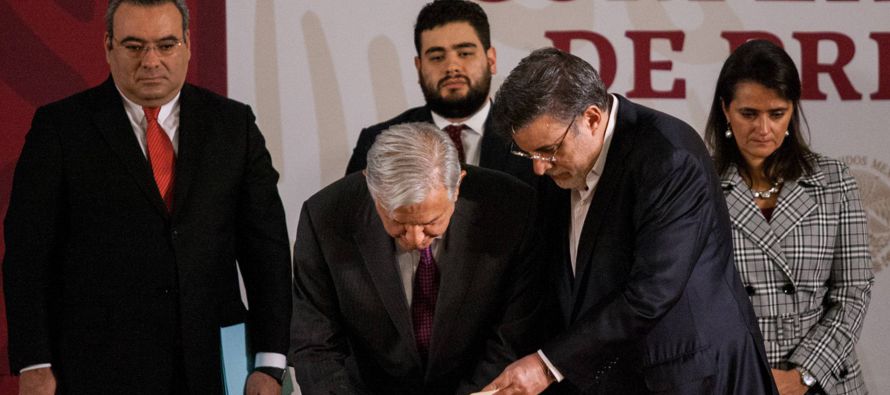 El decreto firmado esta mañana acota la ambigüedad de las leyes fiscales mexicanas, que...