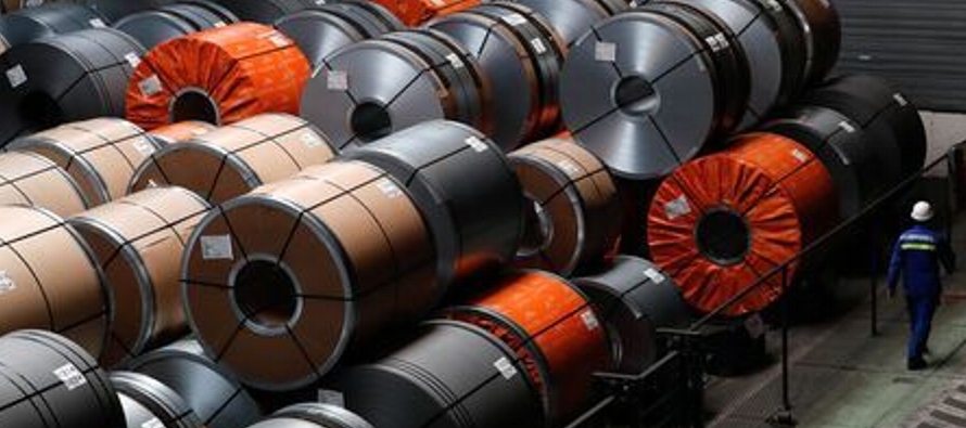 ArcelorMittal, el mayor productor mundial de acero, mantiene su plan de 2017 de invertir 1,000...