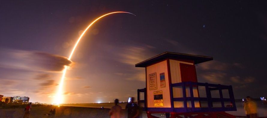 El cohete reciclado Falcon 9 despegó de Cabo Cañaveral el jueves por la noche. El...