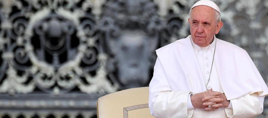 Durante la conversación el pontífice criticó la construcción de muros y...