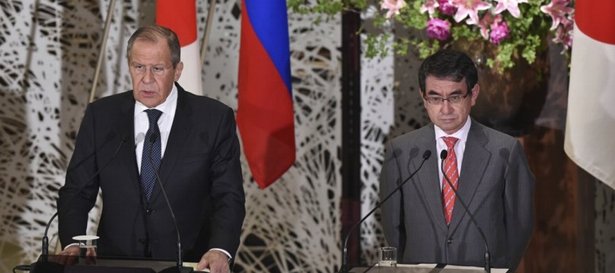 El ministro ruso de Exteriores Serguei Lavrov dijo en una conferencia conjunta que Rusia estaba...
