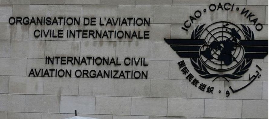 La OACI, con sede en Montreal, no puede imponer regulaciones a los estados, pero ejerce influencia...