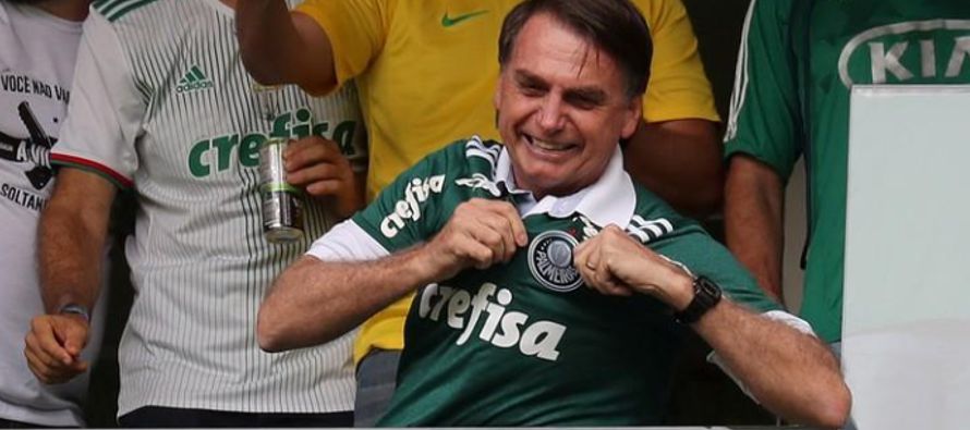 Bolsonaro se refería al amistoso que disputará la selección brasileña...