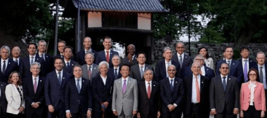 Los ministros de finanzas y los gobernadores de los bancos centrales de las 20 economías...