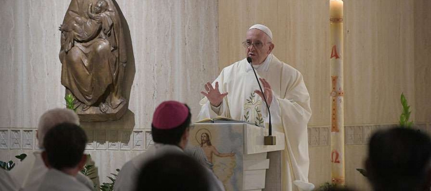 El papa brindó una audiencia a la ROACO, el organismo que se ocupa de las ayudas a las...