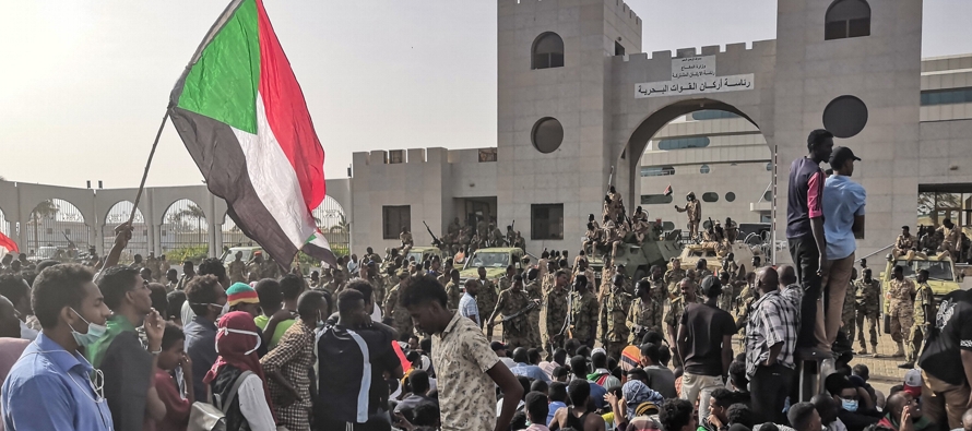 El reporte coincidió con una crisis política en Sudán, donde el...