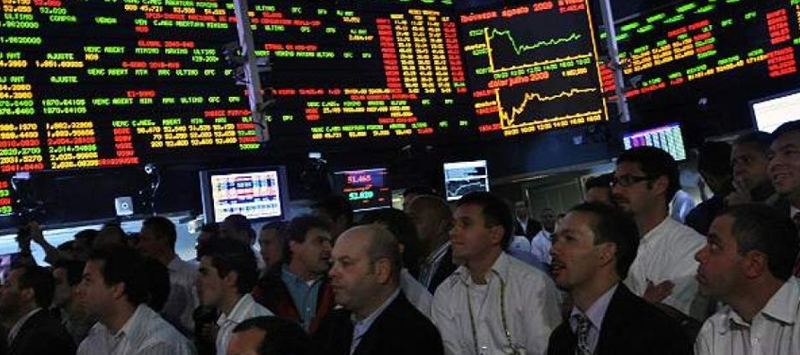 A las 1510 GMT, el índice referencial de la Bolsa de Sao Paulo, el Bovespa, sumaba 0,62% a...