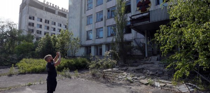 La planta nuclear y la vecina ciudad abandonada en Ucrania han sido testigos de un pico de...