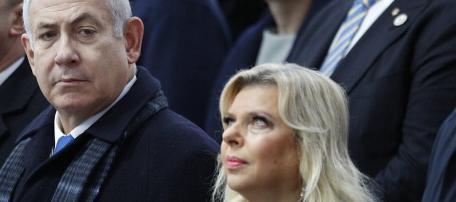 La esposa del premier Benjamín Netanyahu tendrá que pagar una multa de 15,000...