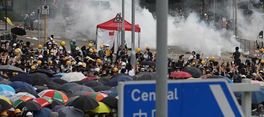 Las autoridades hongkonesas ya habían anticipado una protesta masiva, por lo que ha...