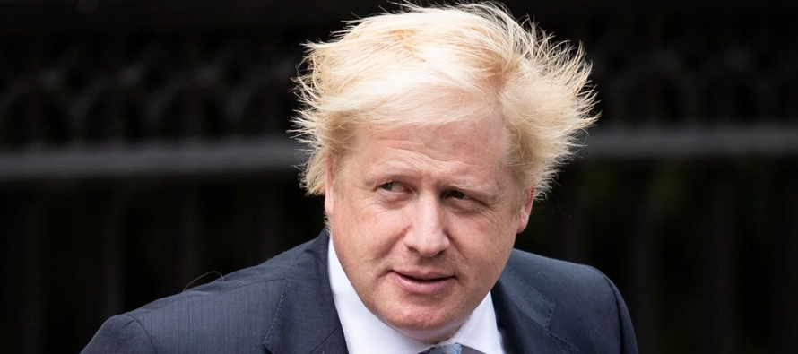 Johnson, la cara de la campaña oficial del Brexit en el referendo de 2016, obtuvo el...
