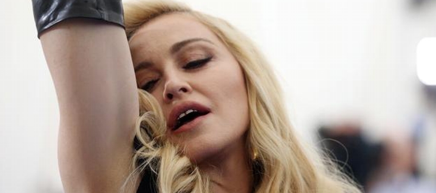 En una entrevista con Reuters, Madonna también dijo que está horrorizada por los...