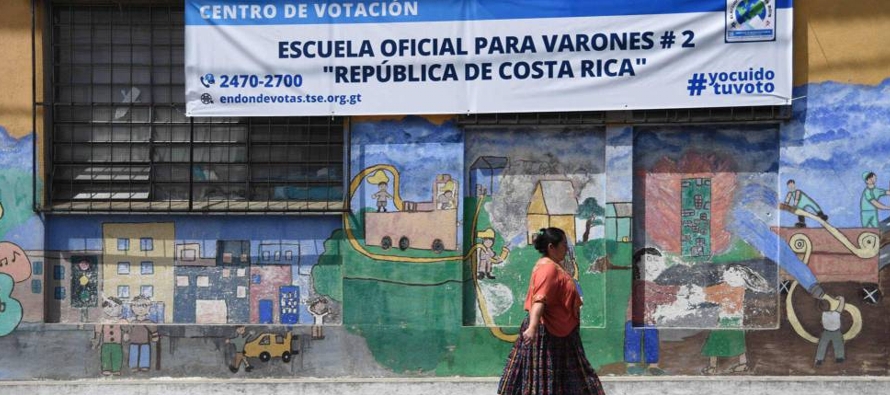 Los guatemaltecos votan para elegir a un presidente, un vicepresidente, 160 diputados al Congreso,...