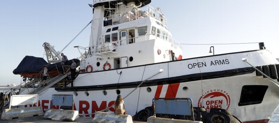 Roma no ha permitido que los migrantes a bordo del Sea Watch 3 bajen a la isla italiana de...