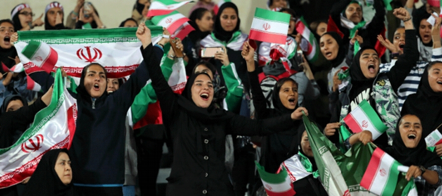 En una carta vista por Reuters enviada a la Federación de Fútbol Iraní...