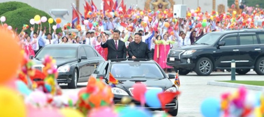 En su banquete de recepción el jueves, Xi pronunció un discurso y expresó su...