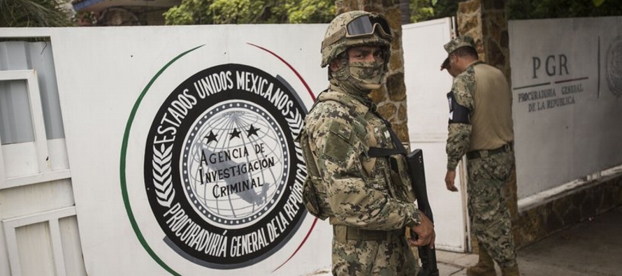 En Arriaga, un poblado en el estado sureño de Chiapas, The Associated Press vio el domingo a...