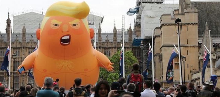 La historia del globo comienza antes de la visita de Trump a Londres el año pasado, cuando...