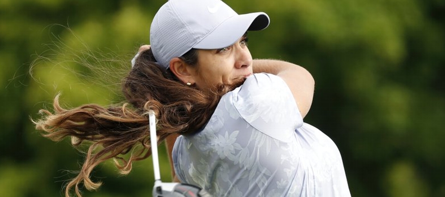 Suzy Whaley, presidenta de la PGA of America, jugó con Fassi en un torneo pro-am y...