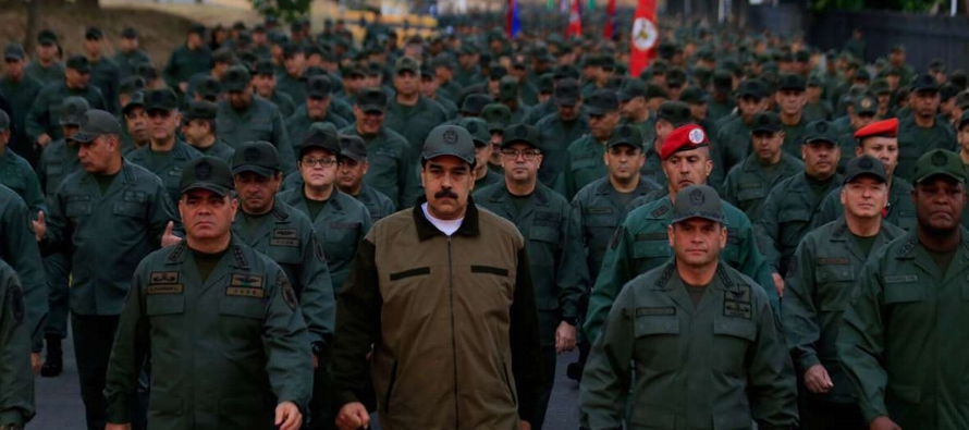 La respuesta, según personas familiarizadas con la estructura militar de Venezuela, comienza...