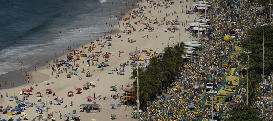 Seguidores del gobierno se manifiestan en Río de Janeiro, Brasilia y otras grandes ciudades...