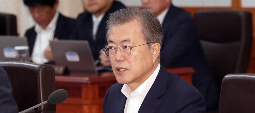 El presidente surcoreano, Moon Jae-in, dijo durante una reunión de su gobierno que el...