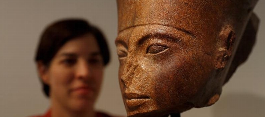 La escultura, con más de 3,000 años de antigüedad, está expuesta en la...