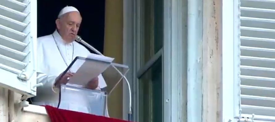 En este 14º domingo del tiempo ordinario, el Papa Francisco desde la ventana del estudio del...