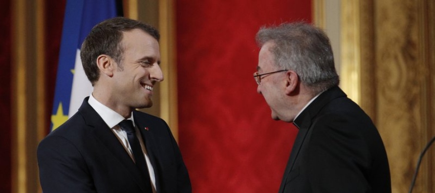 El Vaticano le retiró la inmunidad diplomática a su embajador en Francia, quien...