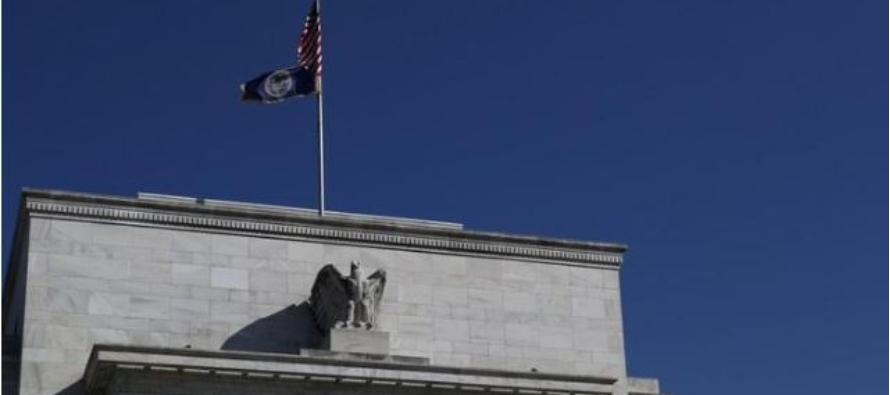 Las autoridades de la Fed mantuvieron su tasa de interés referencial estable en un rango de...