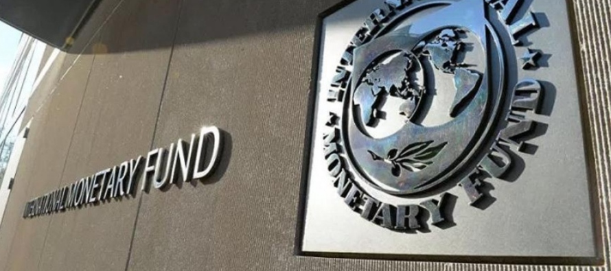 Con la decisión de su junta directiva, el FMI aumentó así a 44,100 millones de...