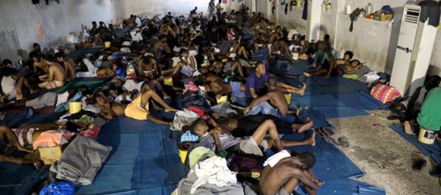 Libia se ha convertido en el principal paso para los migrantes africanos que huyen a Europa desde...