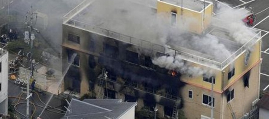 El primer ministro japonés Shinzo Abe dijo en Twitter que el incendio en Kioto era...
