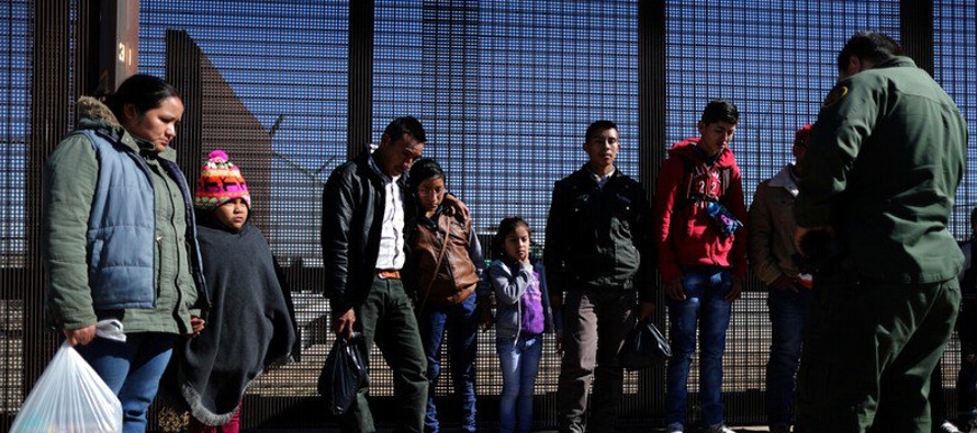 México ha triplicado tanto el número de deportaciones como de recepciones de asilo. Y...
