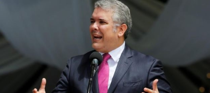 Las tensiones entre Colombia y Venezuela han aumentado desde que Duque, junto con más de 50...