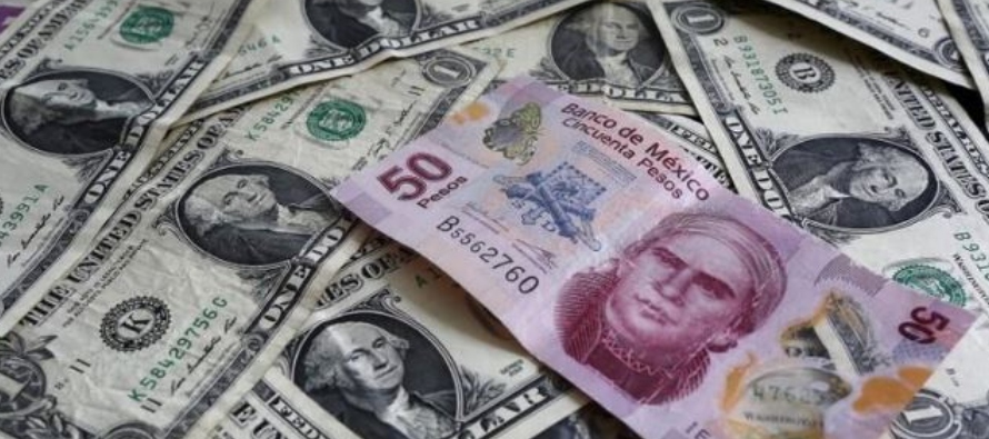 El mayor desplome se dio en el peso colombiano, que se depreció un 1,45% a 3.285,50 unidades...