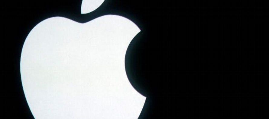 Apple anunció el producto en marzo, con el objetivo de atraer a los dueños del iPhone...