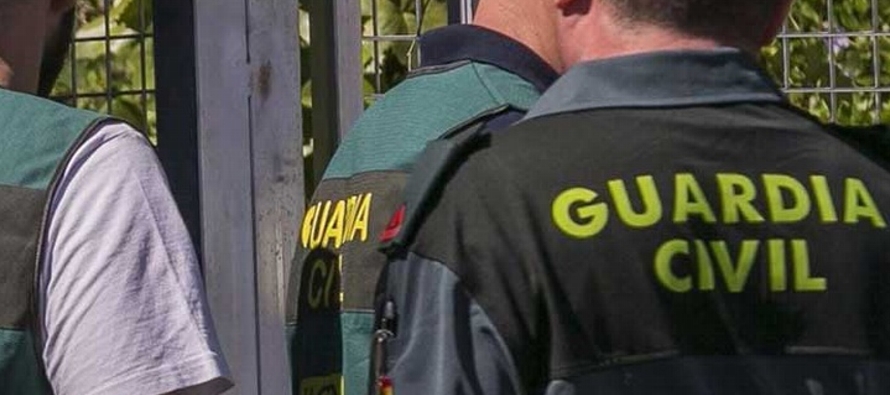 La Guardia Civil arrestó a los cinco sospechosos, de entre 18 y 19 años, el...