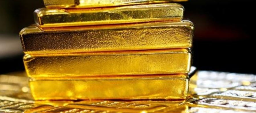 El oro al contado perdía un 0,2% a 1.498,45 dólares la onza a las 1741 GMT. En tanto,...