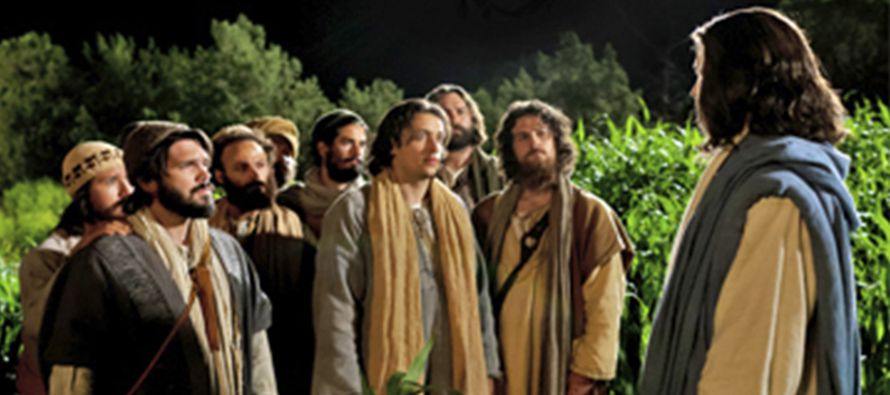 En aquel tiempo, yendo un día juntos por Galilea, Jesús dijo a sus discípulos:...