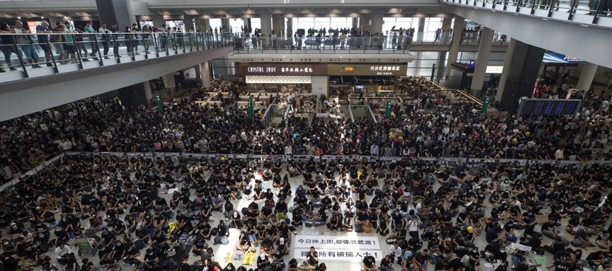 Hong Kong lleva más de dos meses de protestas masivas que reclaman reformas...