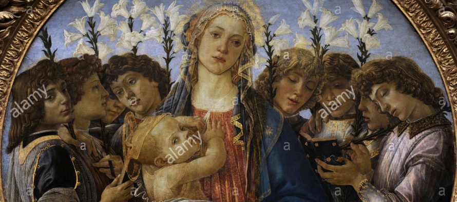 Un cuadro destacado del maestro Sandro Botticelli, que representa a la Virgen María coronada...