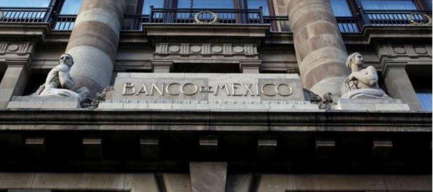 El Banco de México (Banxico) hizo la reducción dos semanas después de que la...