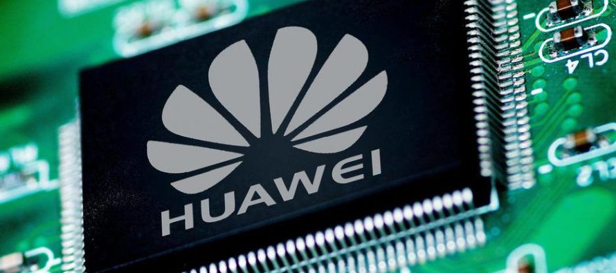 Inicialmente, el Departamento de Comercio permitió a Huawei comprar algunos productos...