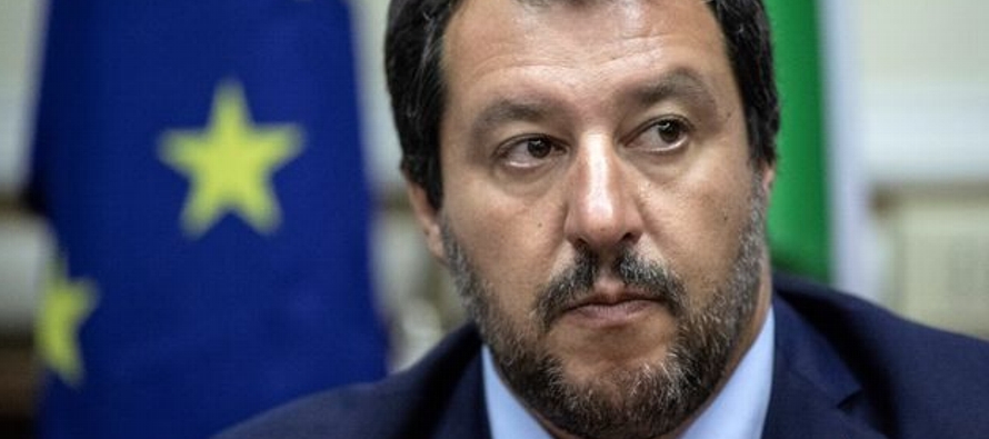 Salvini retiró el apoyo de su partido, la Liga, al movimiento populista del primer ministro...