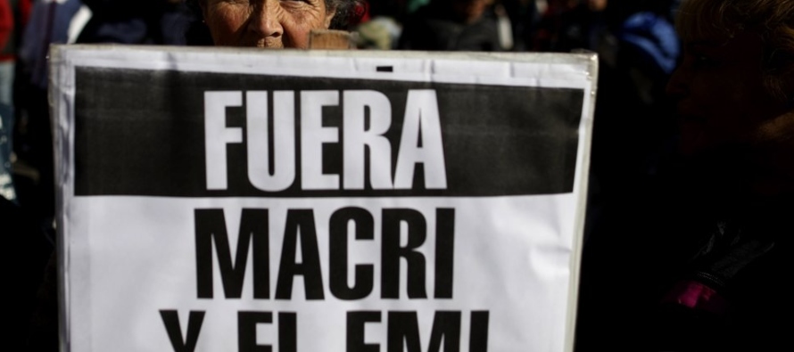 El opositor kirchnerista Alberto Fernández se impuso por 15 puntos sobre Macri, que busca la...