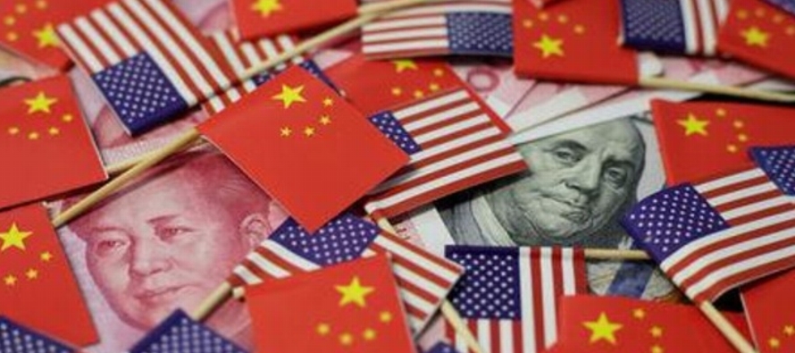 El yuan se desplomaba en su cotización internacional presionado por las expectativas de una...