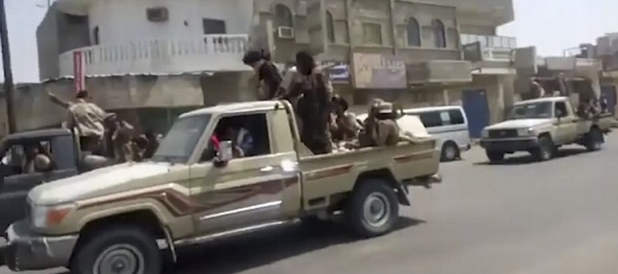 Nadie se atribuyó de inmediato los ataques aéreos, pero el gobierno yemení...